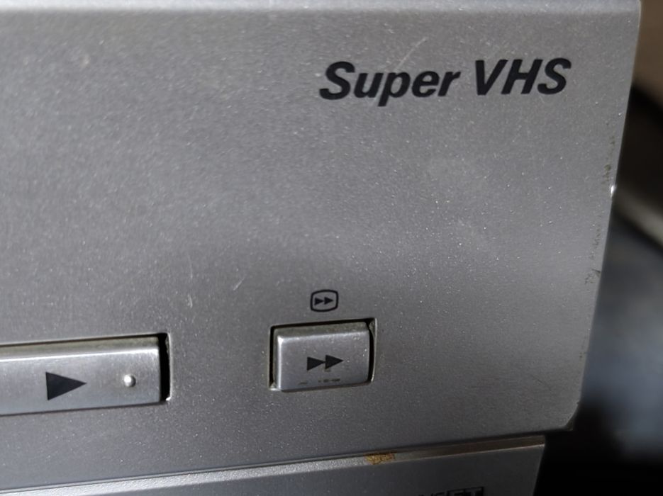 Super VHS - HI-FI STEREO  видеомагнитофон