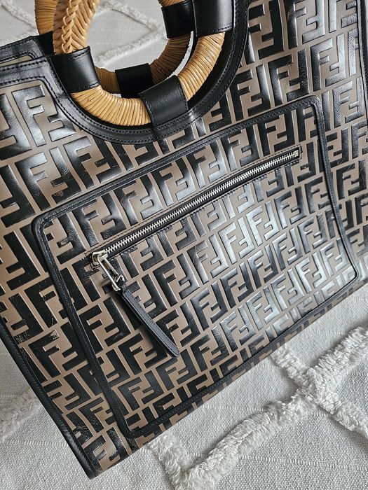 Geanta fendi model tote cel mai mare