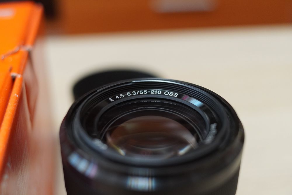 Obiectiv SONY 55-210mm F4.5-6.3 OSS (VANDUT)+ Cage SmallRig pentru SONY a6600 + accesorii