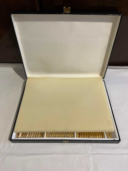 Сервиз за десерти в цвят злато, комплект за хранене-(39)части