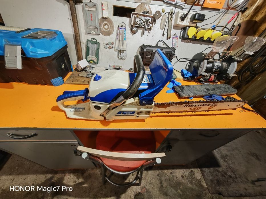 Vând drujba Hercules 550