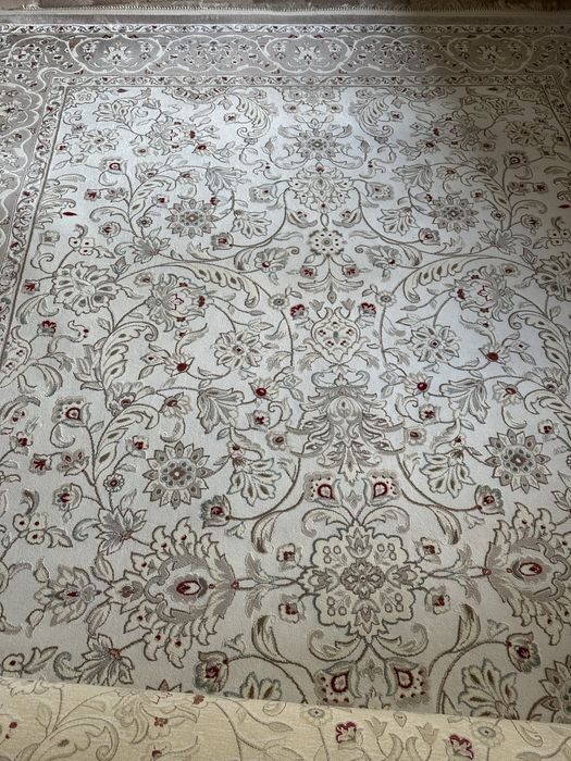 Ковер 3 D 2,5*4 для гостиной в илеальном состоянии