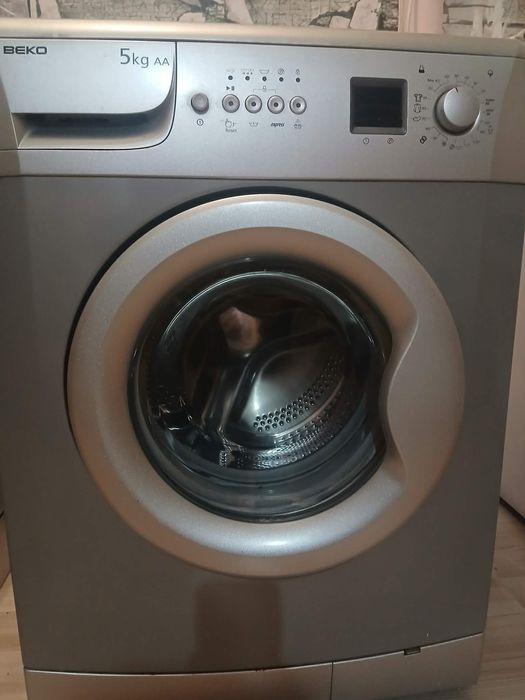 Хладилник с фризер