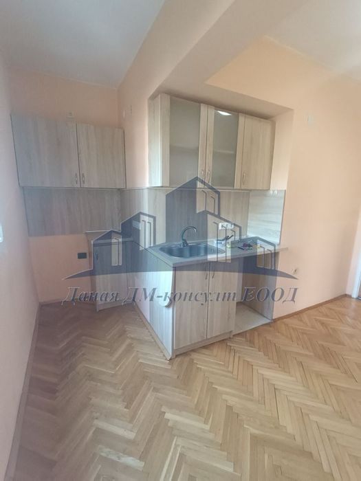 Дава се под наем Тристаен апартамент в Шумен, Център - 90 кв.м за 408 € - Снимка #9