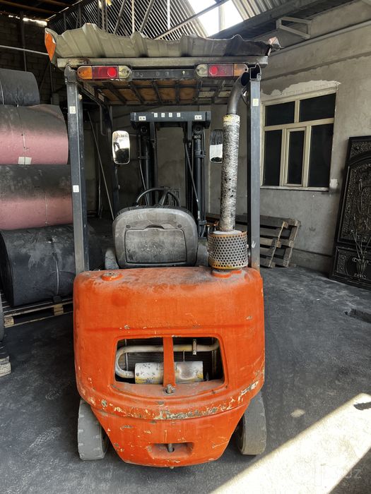 Продаётся вилочный погрузчик (кара) DOOSAN