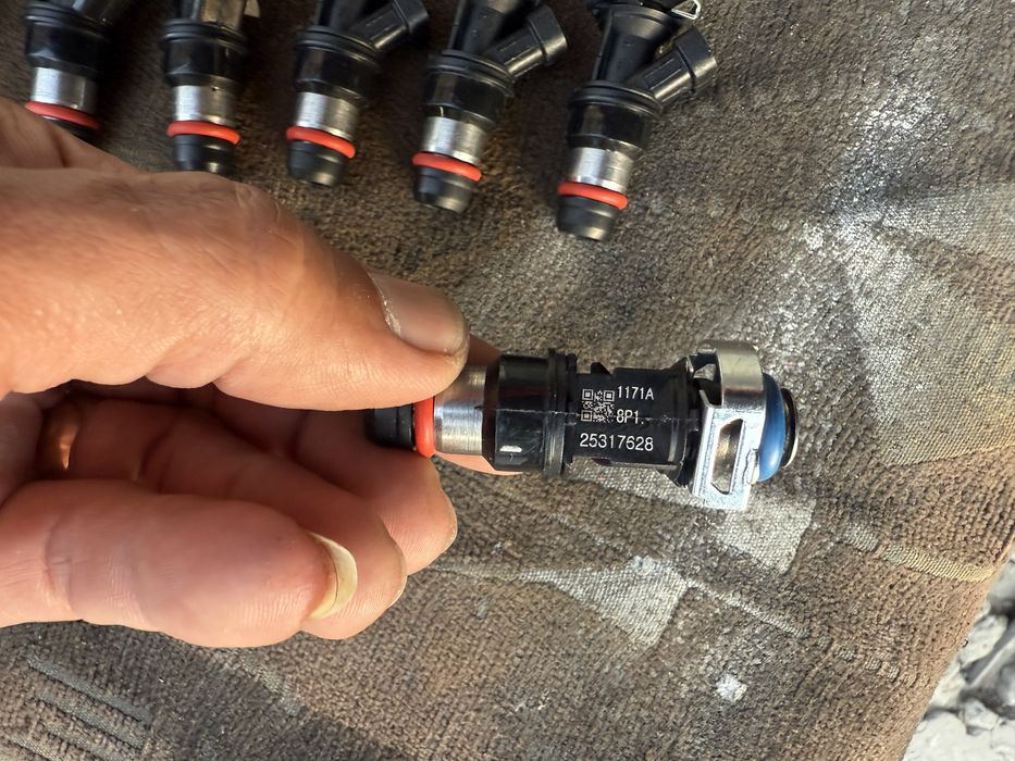 * инжектора - форсунки на HUMMER H2 новые комплект