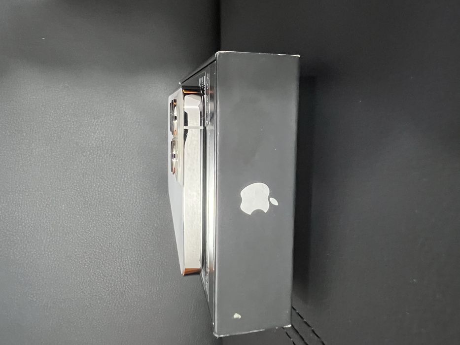 iPhone 13 Pro Max 256GB Silver — отличное состояние