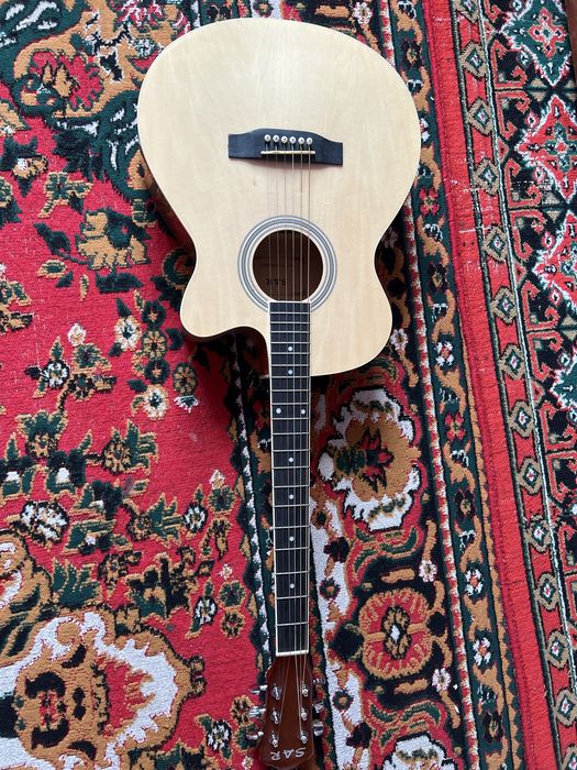 akustik gitara. deyarli yangi kabi.