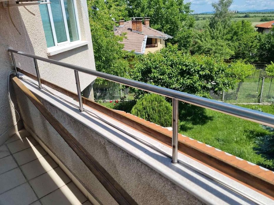 Дава се под наем Къща в Банкя - 140 кв.м за 747.66 € - Снимка #1