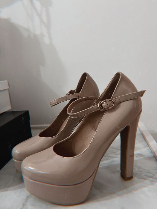 бежевый туфли и балетки