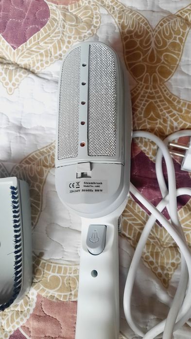 Fier de călcat vertical portabil cu aburi