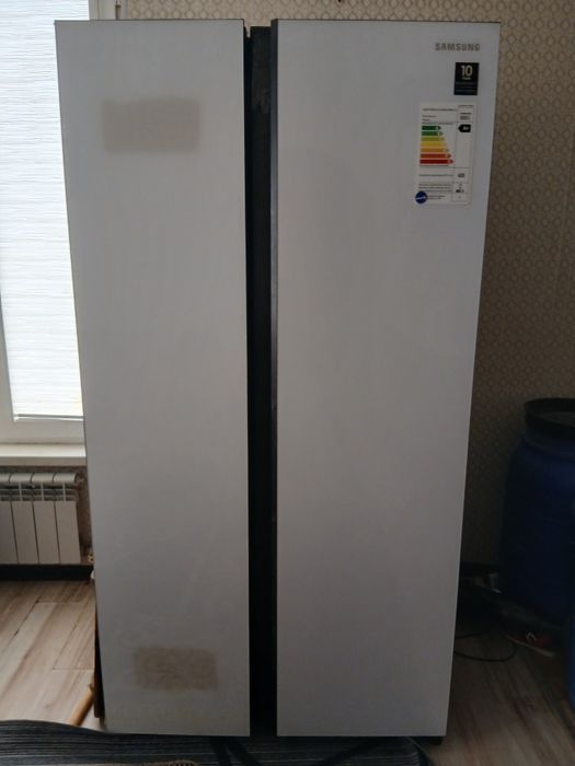 Холодильник Samsung