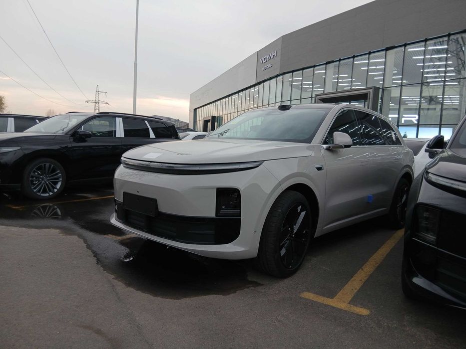 Официальный дилер с гарантией Рестайлинг вариант LIXIANG L6 PRO и MAX