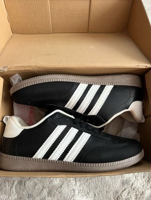 Кроссовки/кеды Adidas