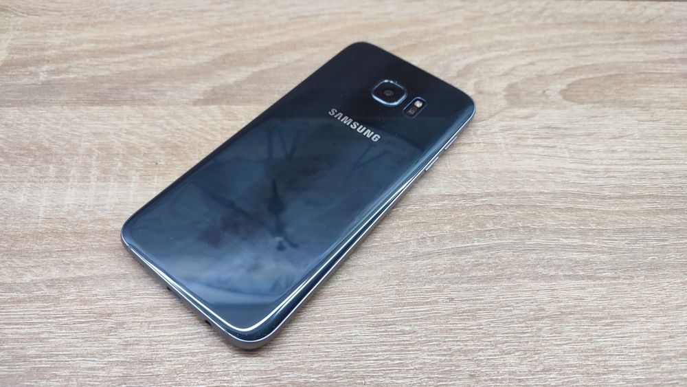 Samsung S7 Edge Black pentru piese sau se poate folosi asa
