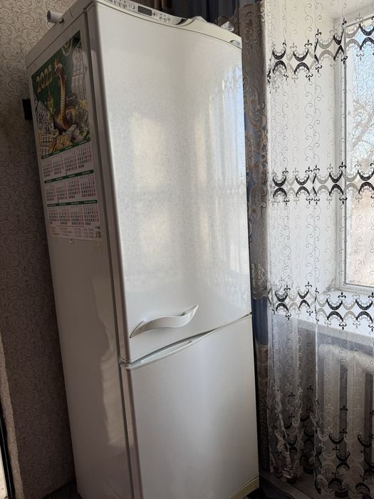Отдам даром холодильник