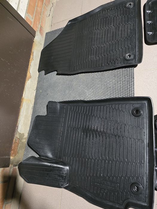 Продам полики Jetour x70 2025