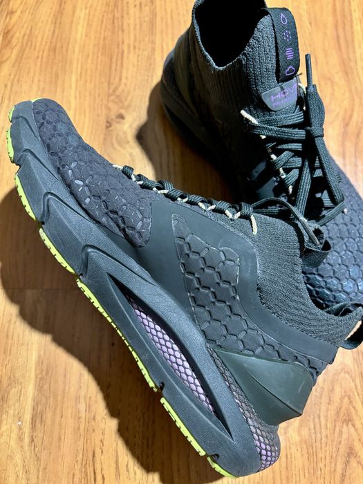Беговые кроссовки Under Armour, 38 размер