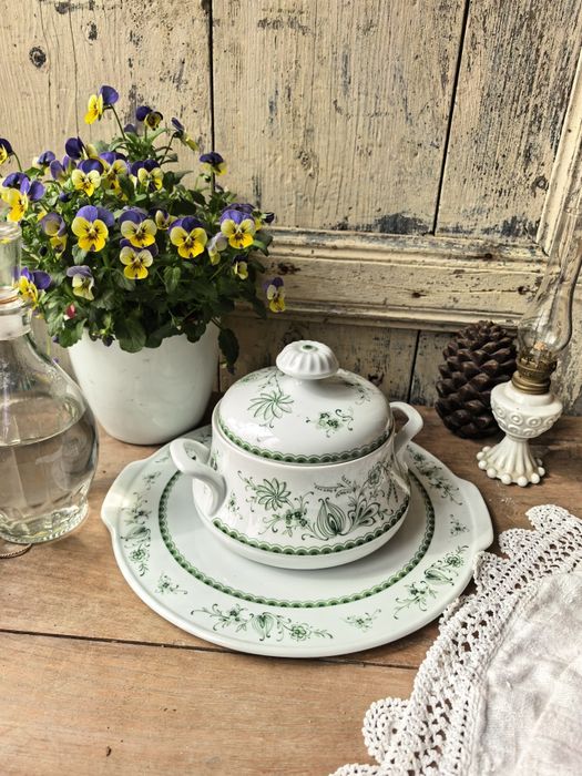 Сервиз за хранене