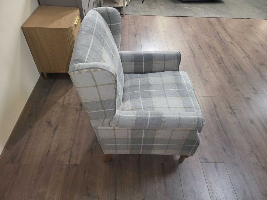 Сив фотьойл от плат с висока облегалка