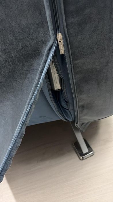 Продам диван и два кресла