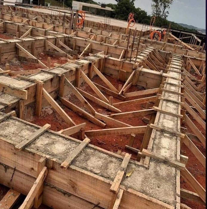 Case cu etaj de la 250euro mp și cu mansarda de la 220euro mp