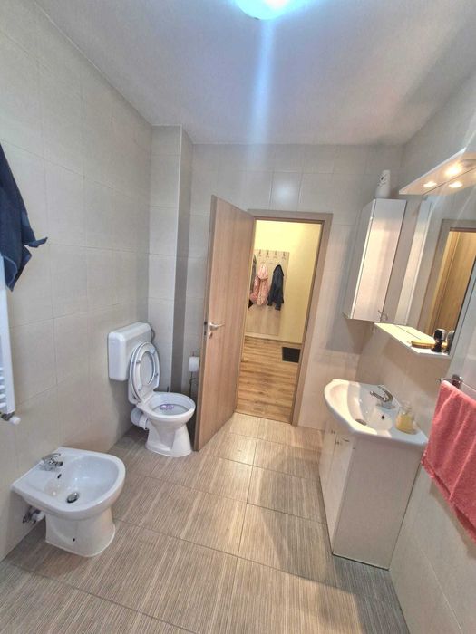 Proprietar vand apart 3 camere decomandat zona Podgoria-Atrium Mall