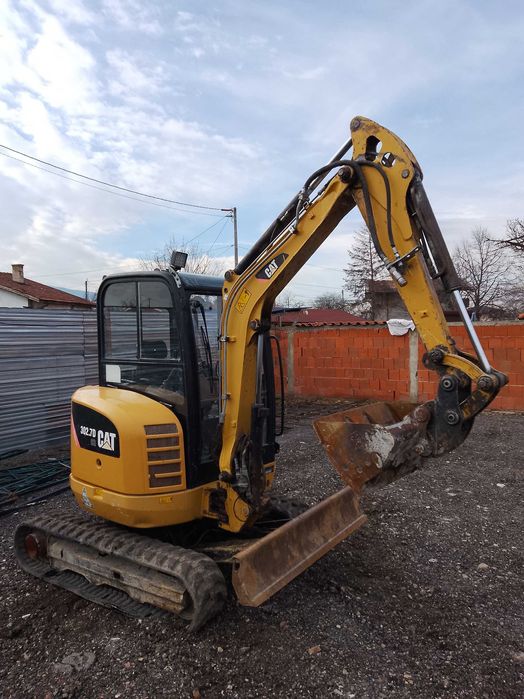 Багер Cat 302.7D