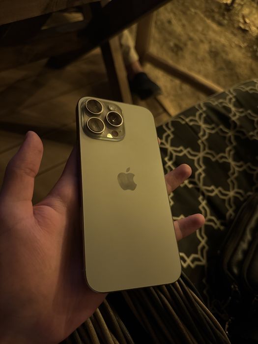 iPhone 16 Pro Max