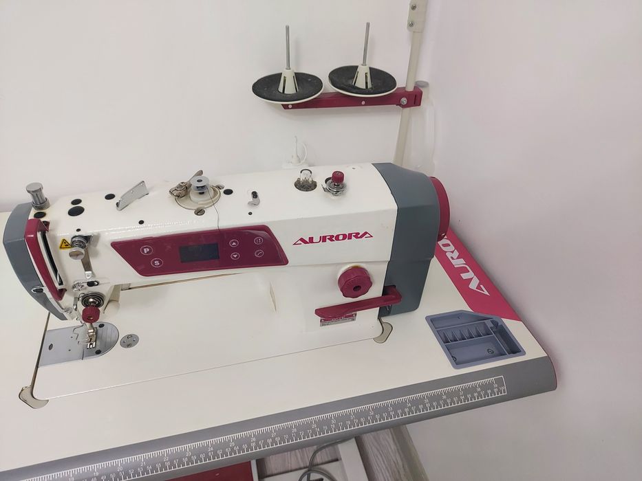 Продам швейную машину