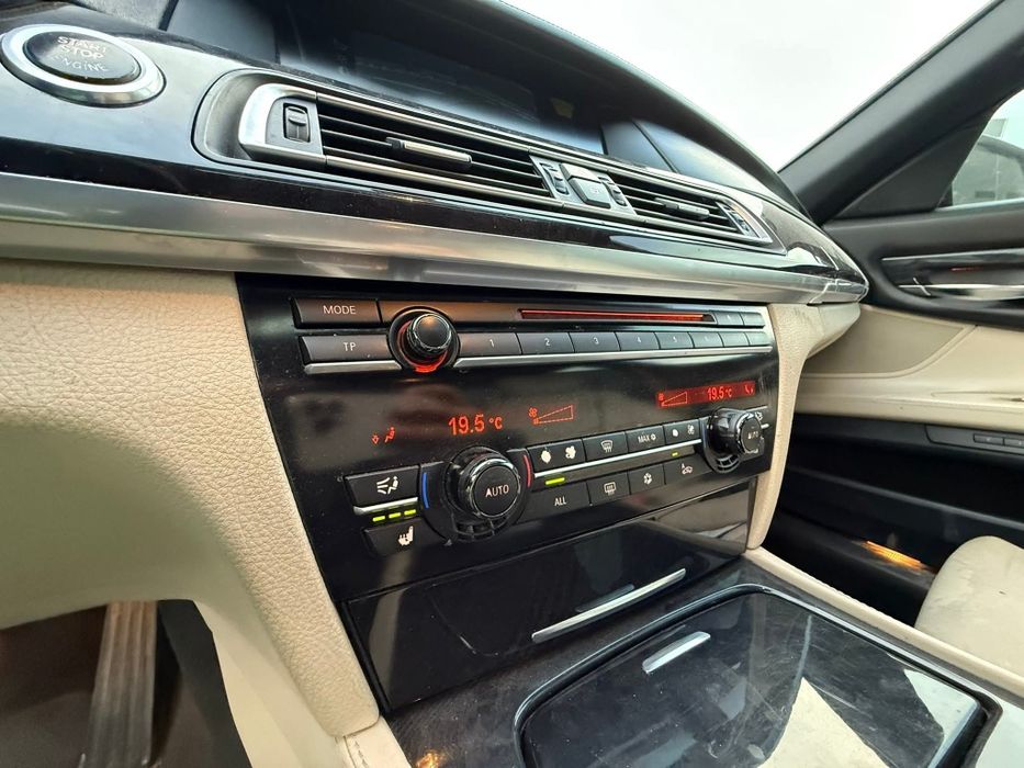 BMW 740i F01 – 3.0 Benzină Biturbo – Automat – 2010 – Full Luxury