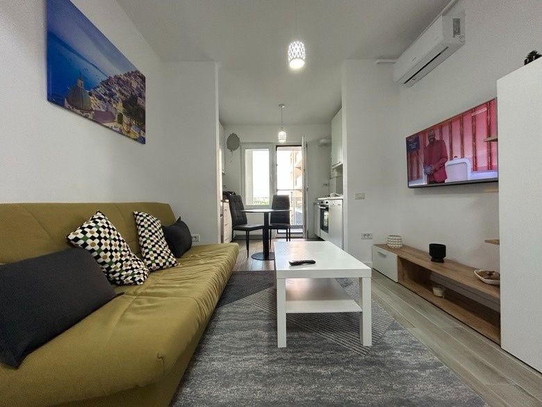 Studio modern de închiriat