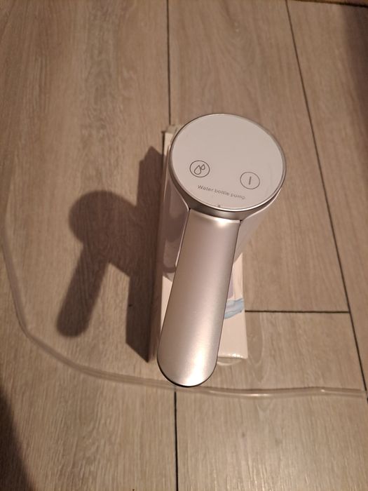 Dozator de apa automat