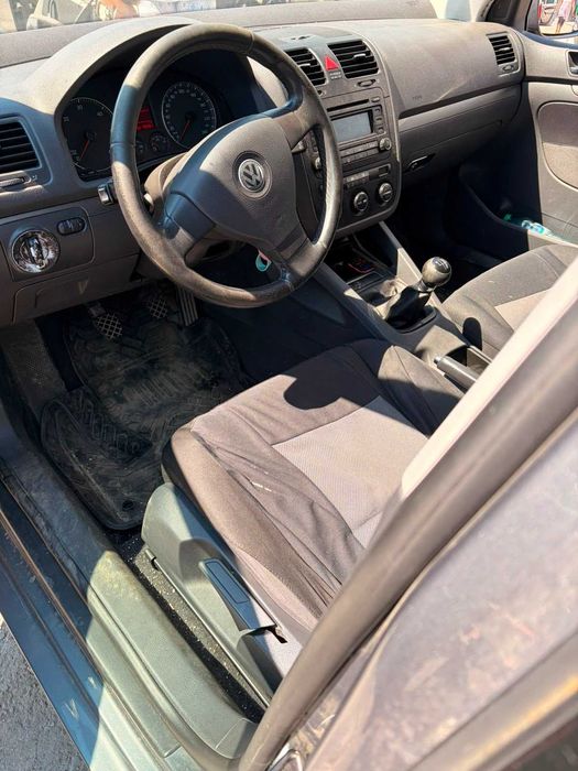 dezmembrari/dezmembrez volkswagen golf 5 1.9TDI