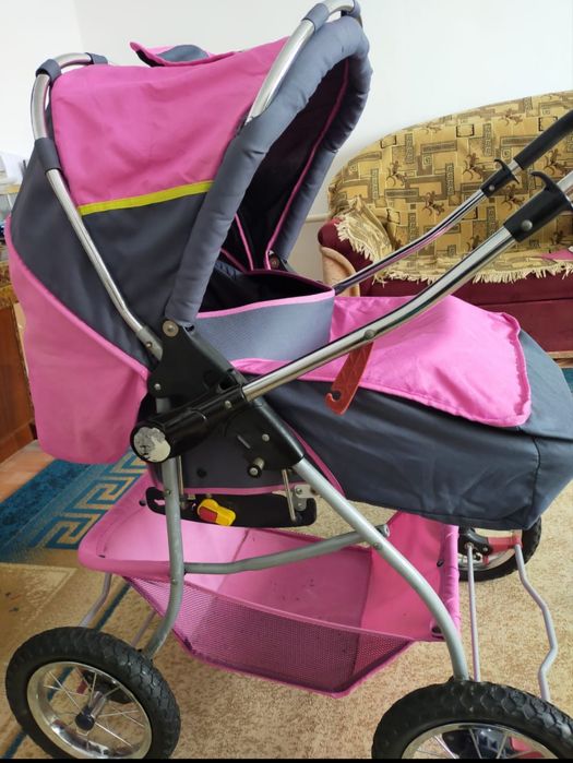 Детская коляска с багажником