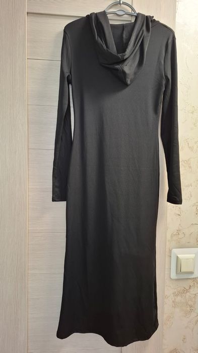 Черное платье худи (лапша). Размер S