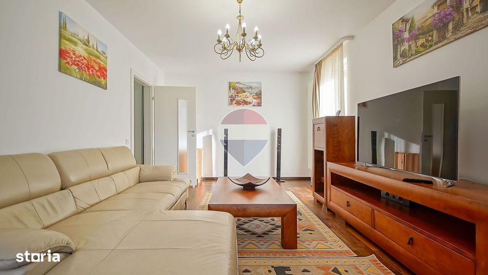 Apartament cu 3 camere de închiriat în zona Tractorul