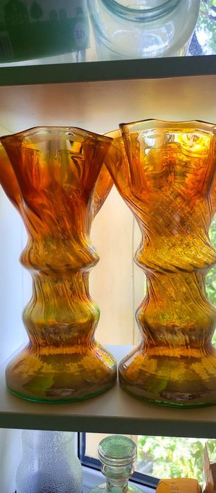 Продается Ваза большая и красивая.