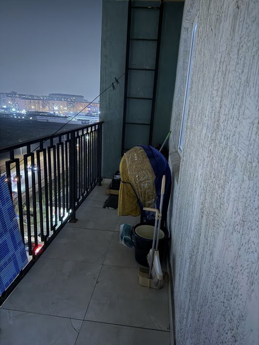 Srochno sotiladi Sergeli Yangi Darxonda 2 xona 66 kvadrat