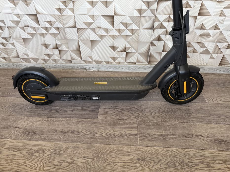 Продам Электросамокат Ninebot Max G30P  в хорошем состоянии