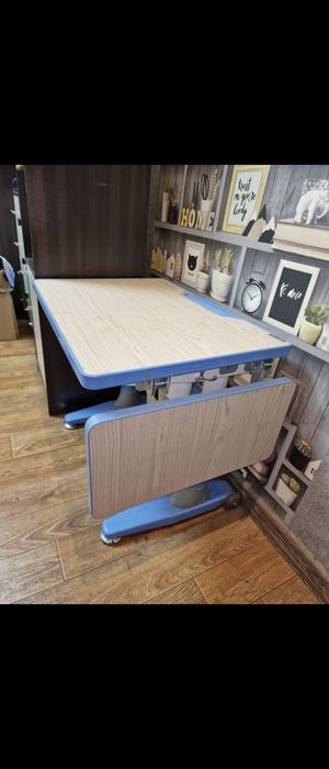 Продам парту со стулом для школьника
