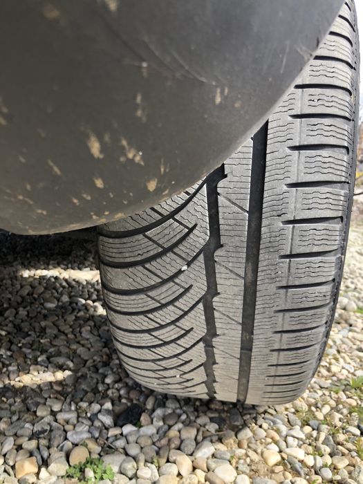 Unic proprietar vinde Touareg 2.5tdi 4x4 an 2005 manual , pe arcuri !