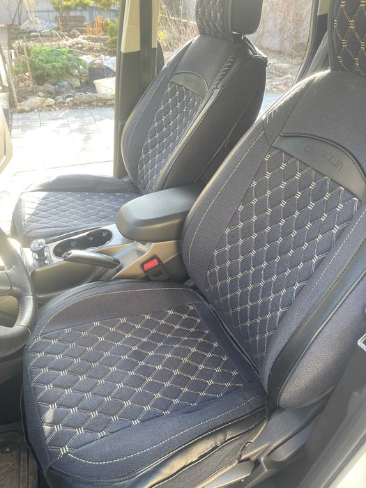 Автомобильные чехлы универсальные комплект