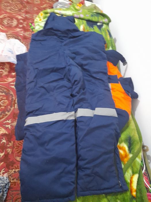 Продам зимнюю спец одежду