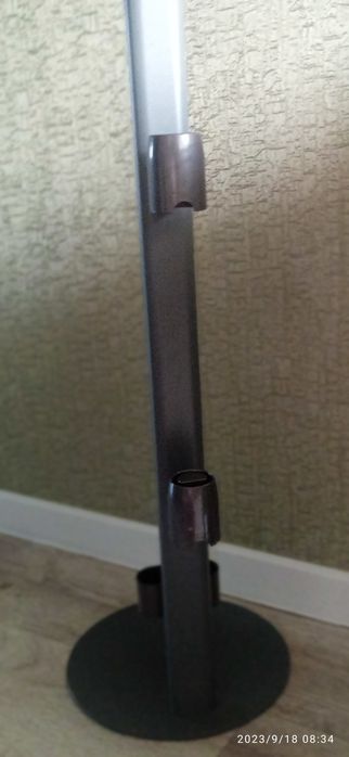 Продам подставку для пылесоса Dyson, полностью новая.