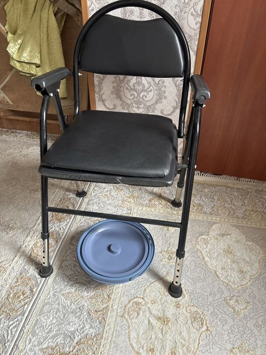 Продам кресло туалет для инвалидов(биотуалет)