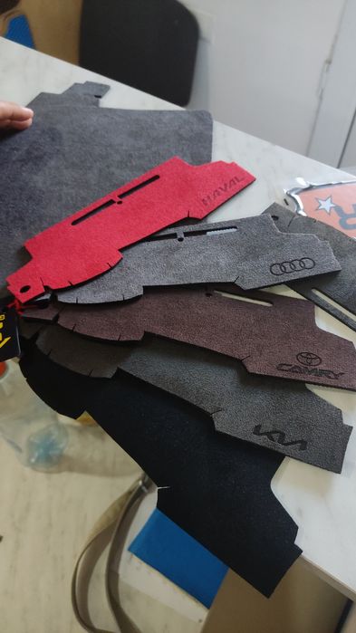 Накидка на панель авто из Алькантары