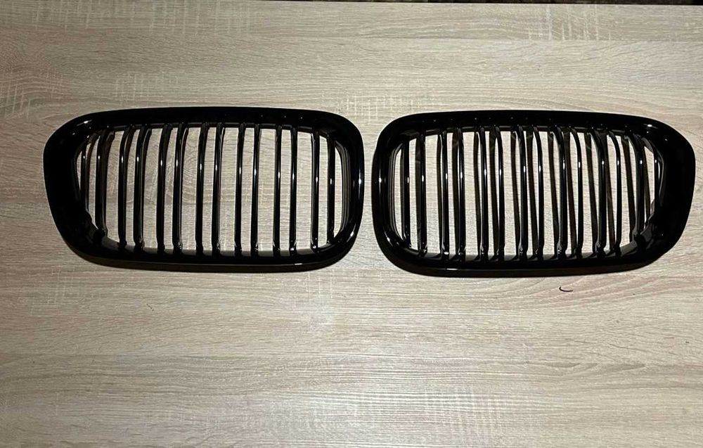 Черни Двойни бъбреци за BMW F20 F21 LCI