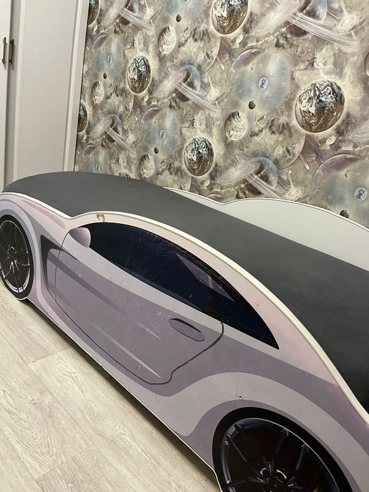 Детская кровать машина