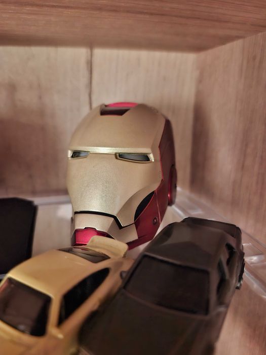 4 capete desfacute iron man